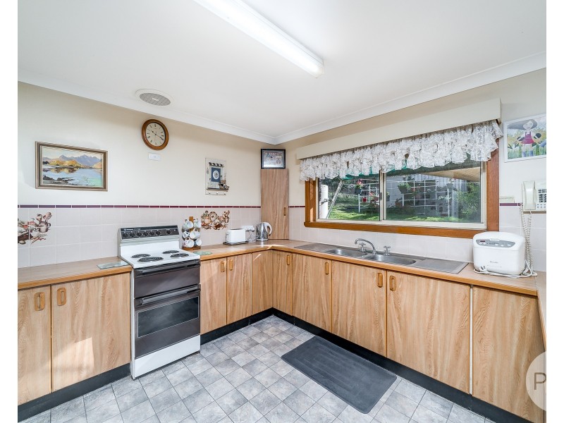 4 Bermingham Avenue, San Isidore NSW 2650