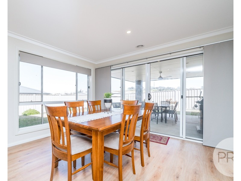 27 Chang Avenue, Lloyd NSW 2650