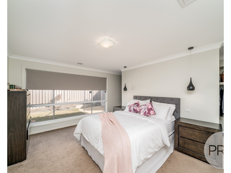 27 Chang Avenue, Lloyd NSW 2650