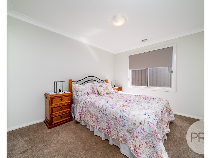 27 Chang Avenue, Lloyd NSW 2650