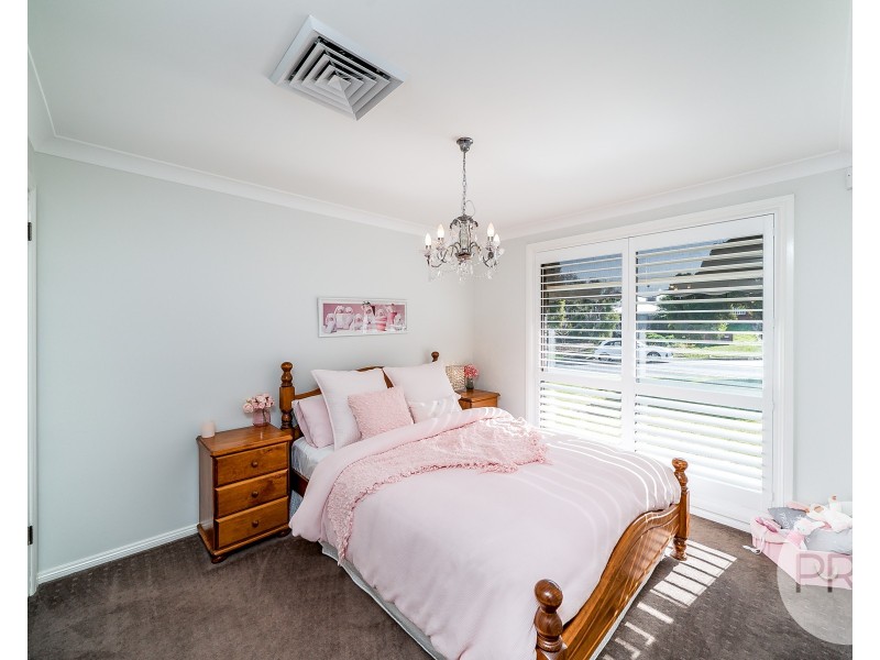 54 Allambie Way, Mount Austin NSW 2650