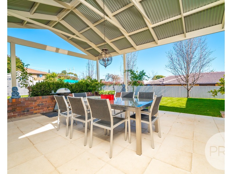 54 Allambie Way, Mount Austin NSW 2650
