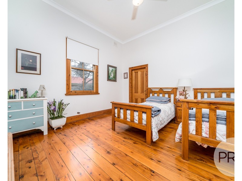98 Crampton Street, Wagga Wagga NSW 2650