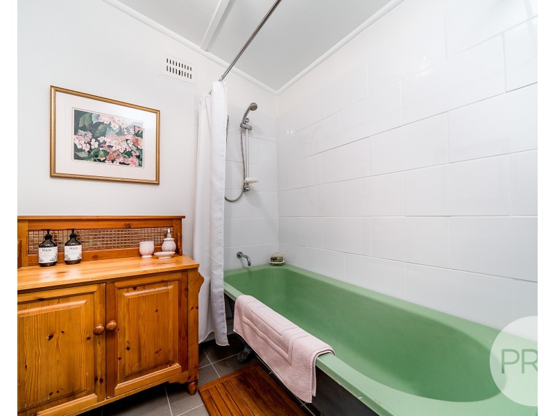 98 Crampton Street, Wagga Wagga NSW 2650