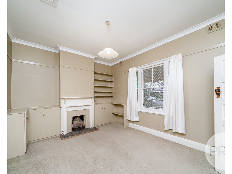 73 Simmons Street, Wagga Wagga NSW 2650