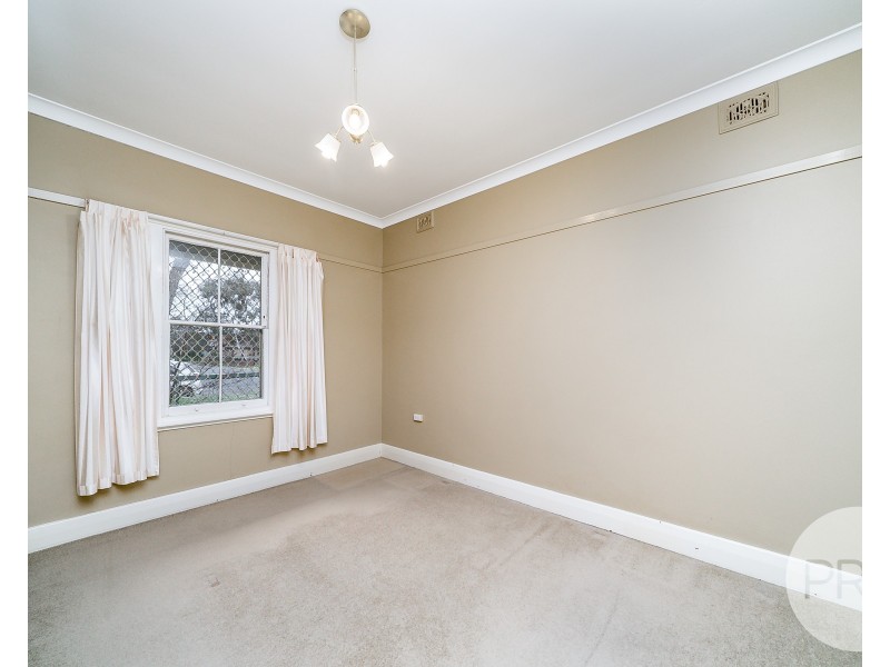 73 Simmons Street, Wagga Wagga NSW 2650