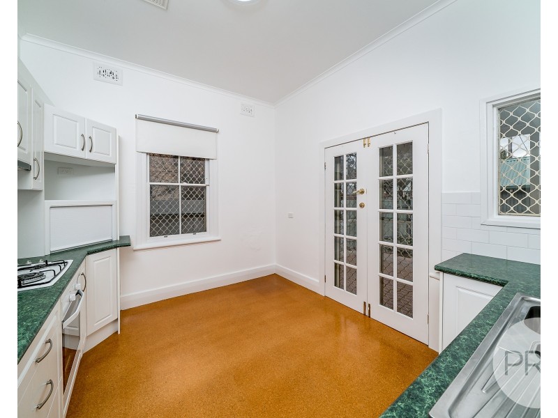 73 Simmons Street, Wagga Wagga NSW 2650