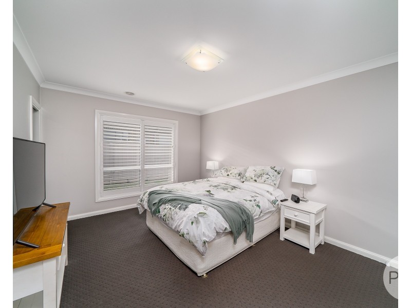 11 Whitten Avenue, Boorooma NSW 2650