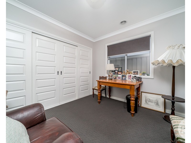 11 Whitten Avenue, Boorooma NSW 2650