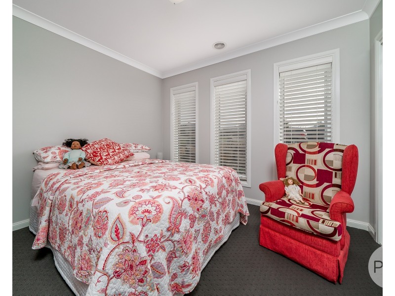 11 Whitten Avenue, Boorooma NSW 2650