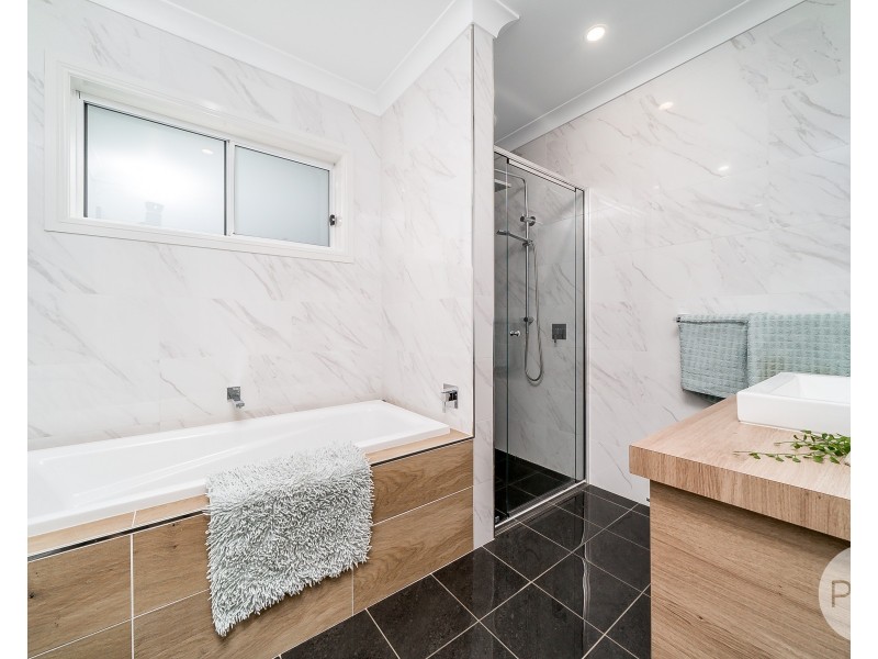 11 Whitten Avenue, Boorooma NSW 2650