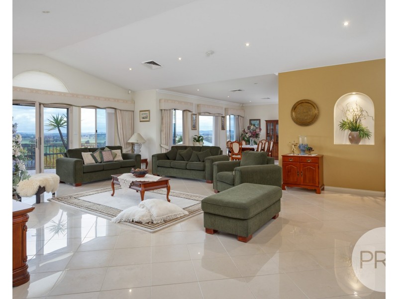 11 Stellway Close, Kooringal NSW 2650