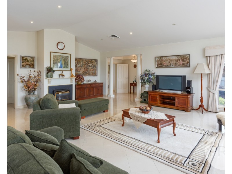 11 Stellway Close, Kooringal NSW 2650