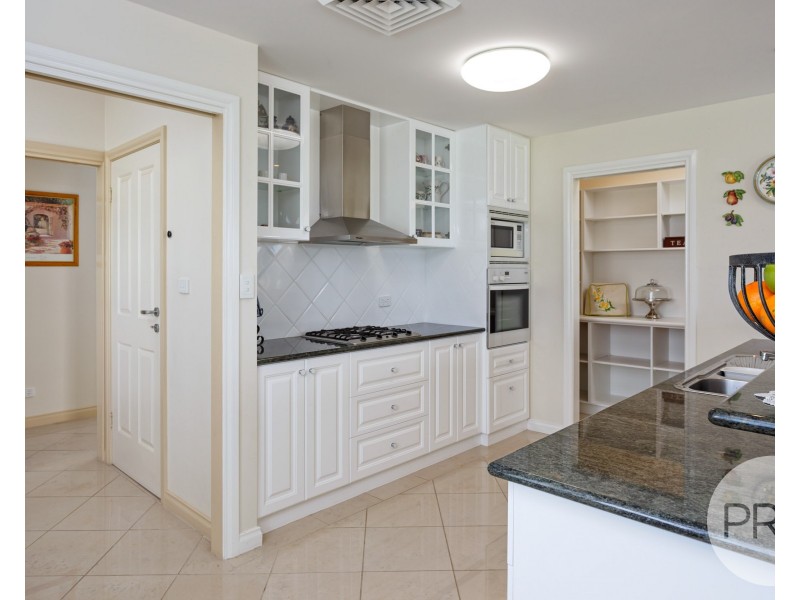 11 Stellway Close, Kooringal NSW 2650