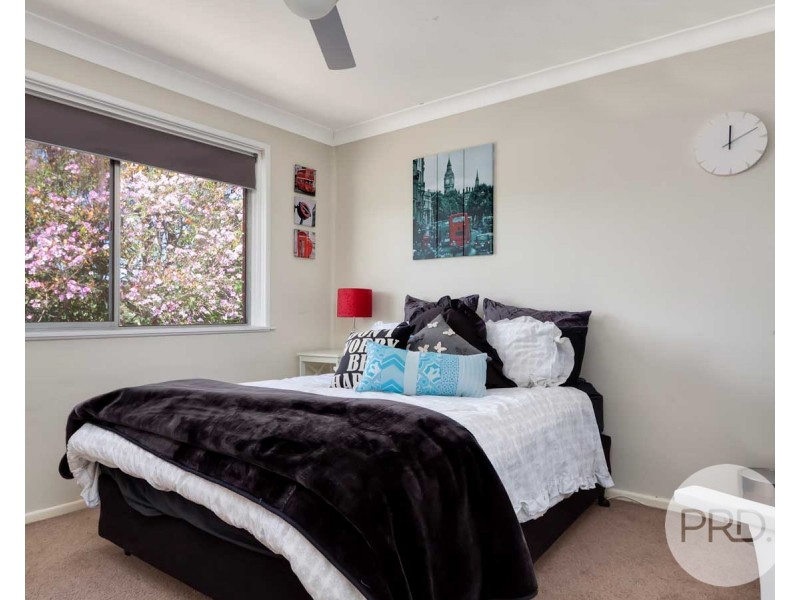 2/17 Cochrane Street, Kooringal NSW 2650