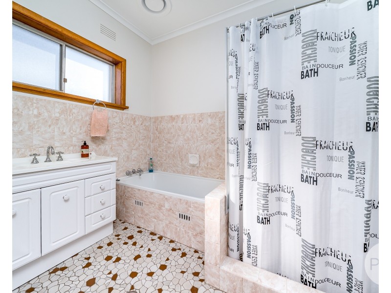 27 Anne Street, Tolland NSW 2650