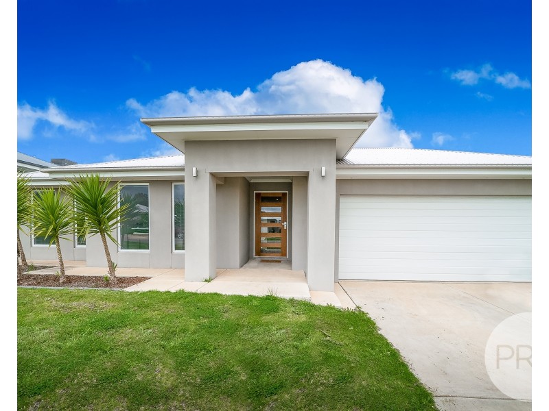 14 Charlton Street, Boorooma NSW 2650
