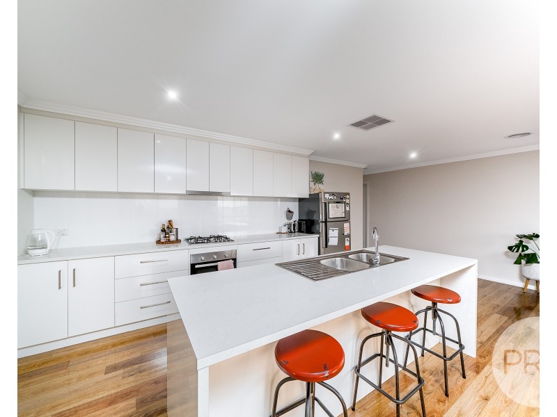 14 Charlton Street, Boorooma NSW 2650