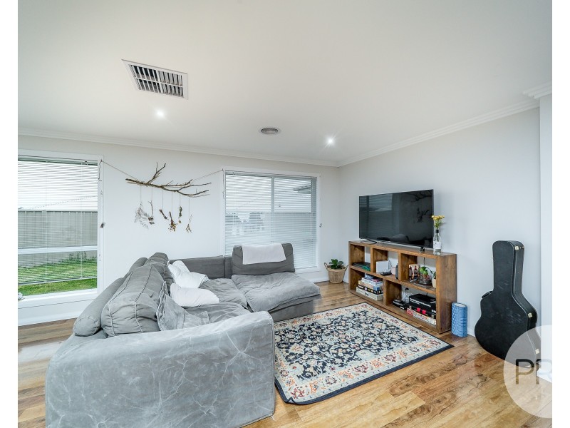 14 Charlton Street, Boorooma NSW 2650