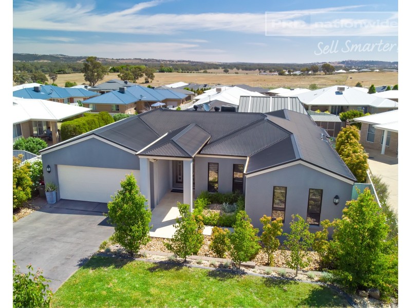26 Dundale Crescent, Estella NSW 2650