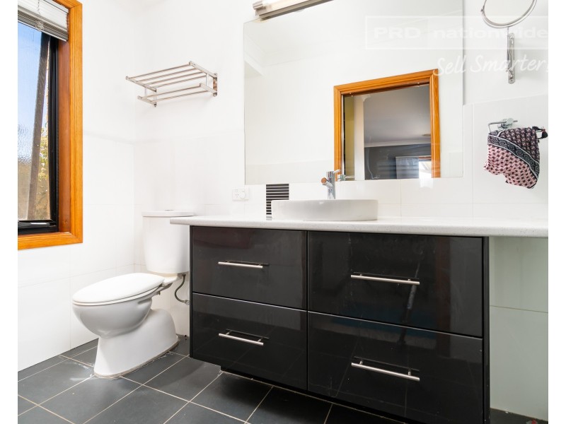 26 Dundale Crescent, Estella NSW 2650