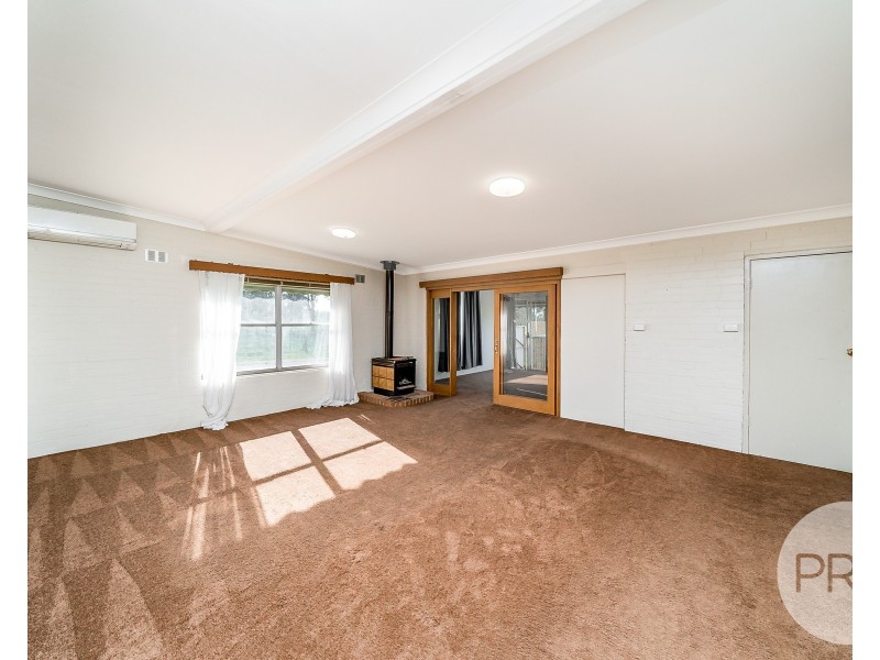 3 Maple Road, Lake Albert NSW 2650