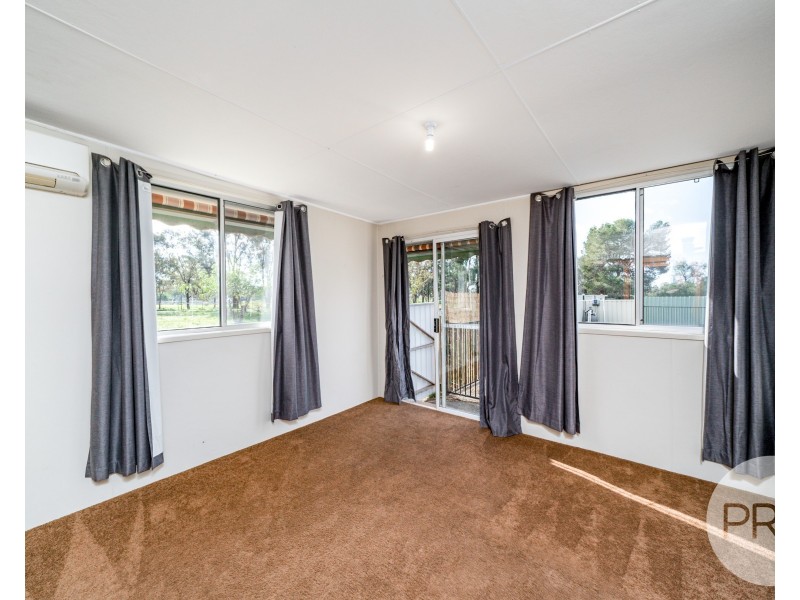 3 Maple Road, Lake Albert NSW 2650