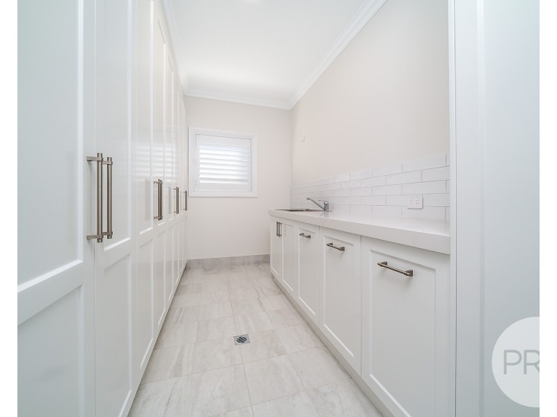 91 Coleman Street, Turvey Park NSW 2650