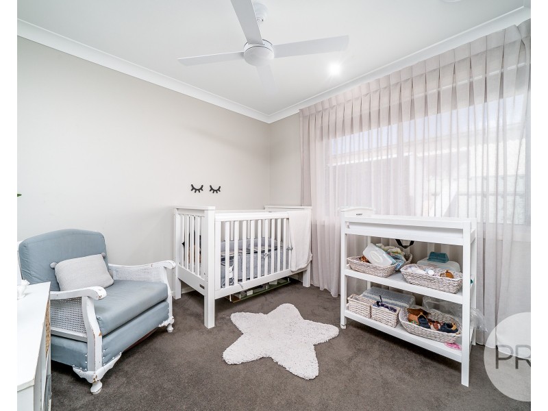 54 Main Street, Lake Albert NSW 2650