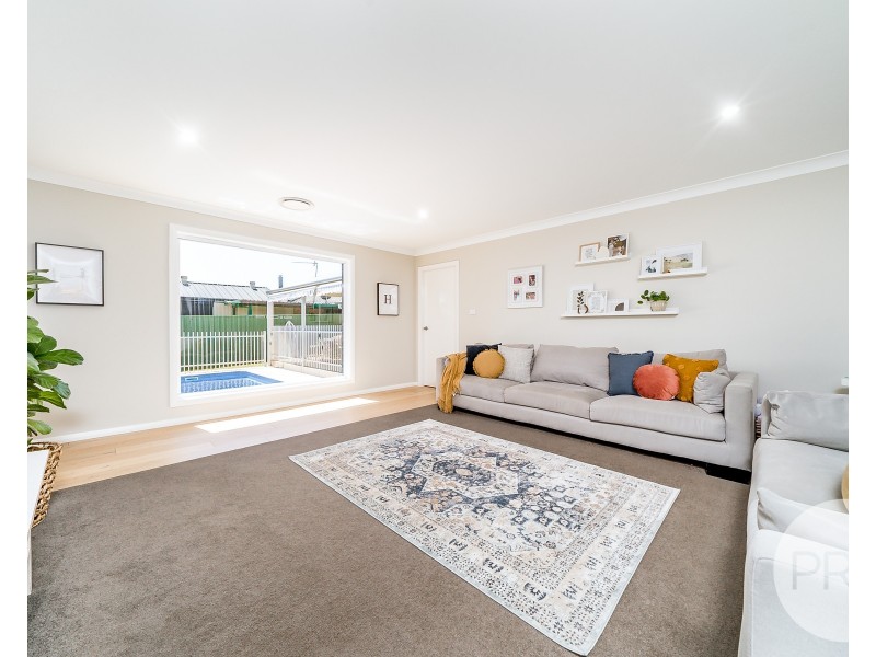 54 Main Street, Lake Albert NSW 2650