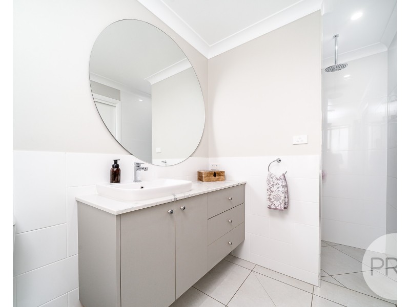 54 Main Street, Lake Albert NSW 2650