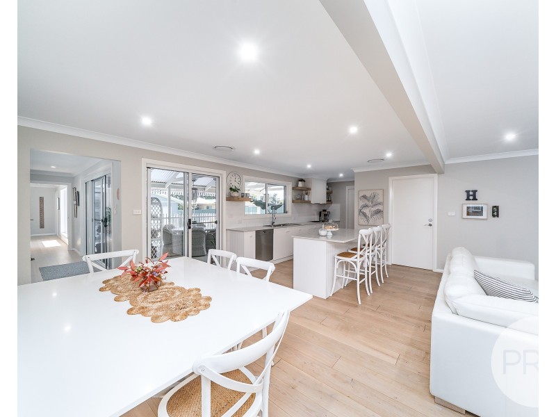 54 Main Street, Lake Albert NSW 2650