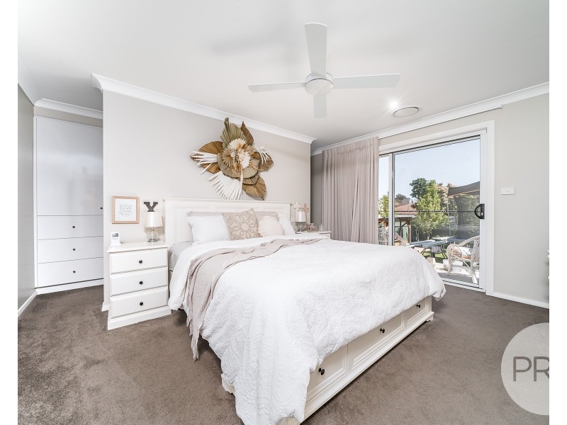 54 Main Street, Lake Albert NSW 2650