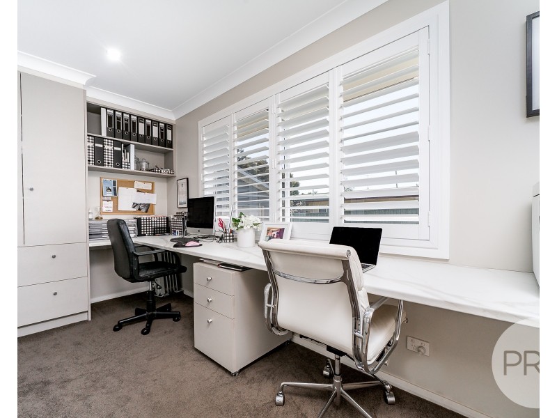54 Main Street, Lake Albert NSW 2650