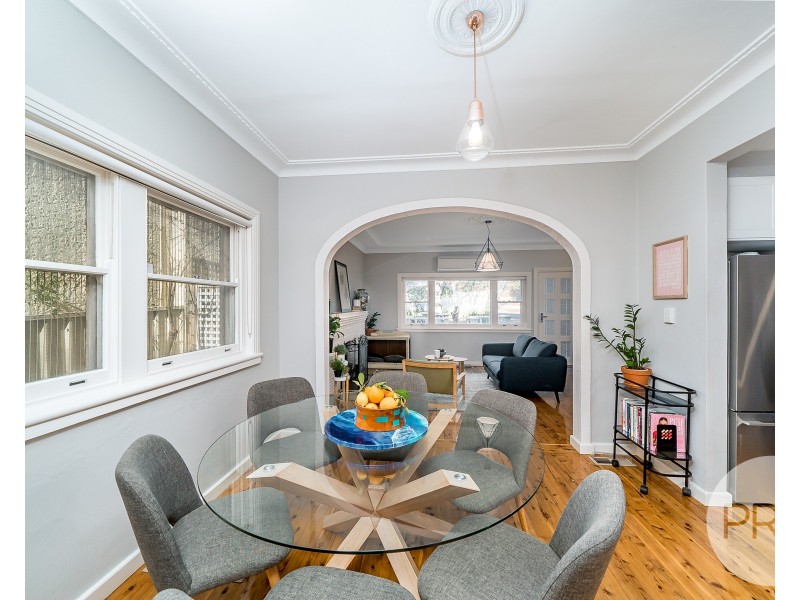 27 Garland Street, Turvey Park NSW 2650