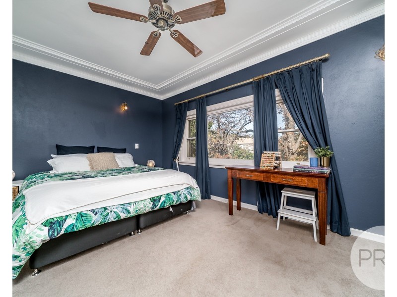 27 Garland Street, Turvey Park NSW 2650