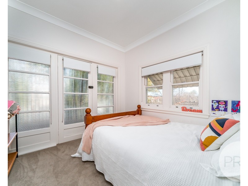 27 Garland Street, Turvey Park NSW 2650