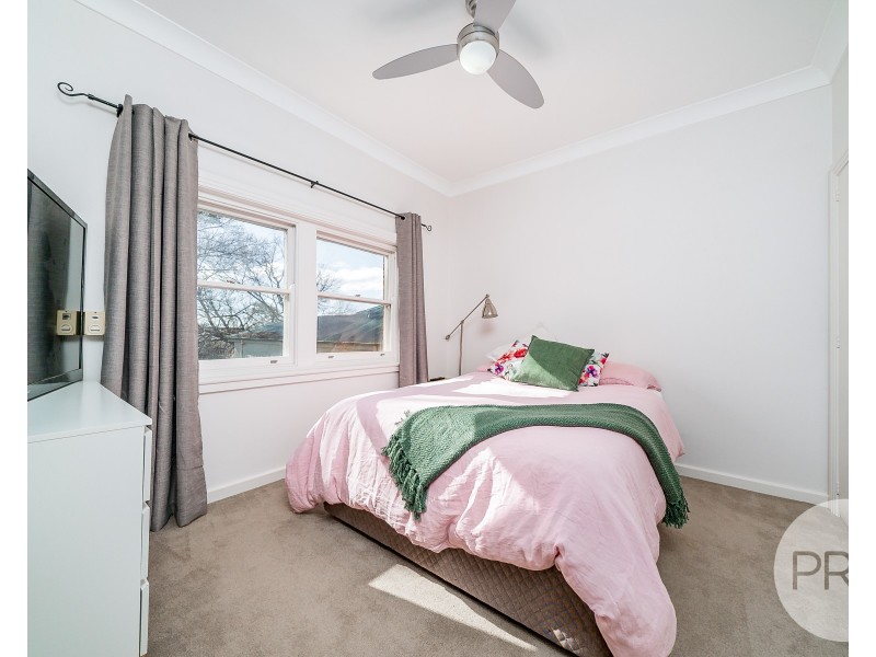 27 Garland Street, Turvey Park NSW 2650