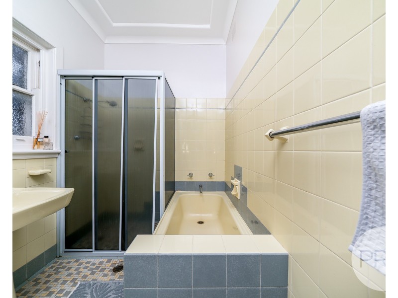 27 Garland Street, Turvey Park NSW 2650