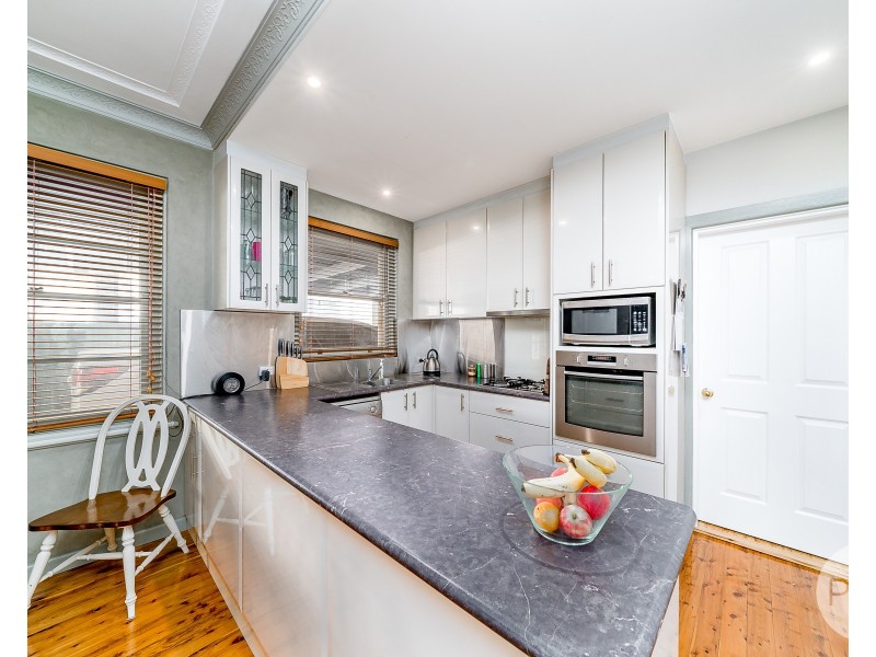 8 Dalton Street, Turvey Park NSW 2650