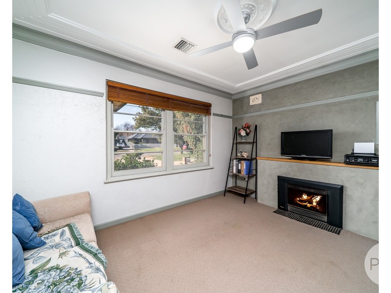 8 Dalton Street, Turvey Park NSW 2650