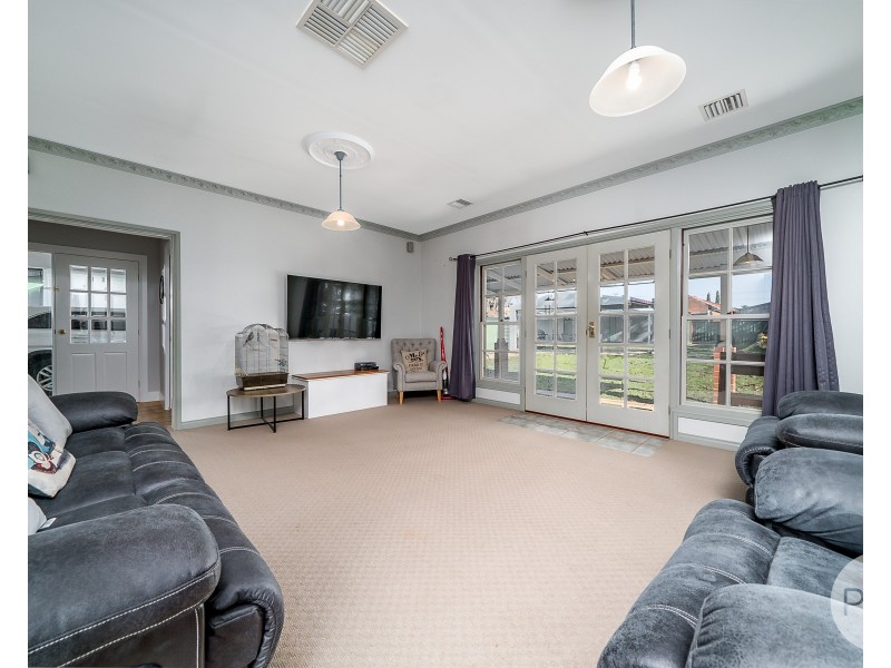 8 Dalton Street, Turvey Park NSW 2650