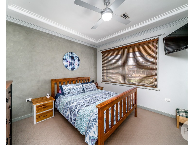 8 Dalton Street, Turvey Park NSW 2650