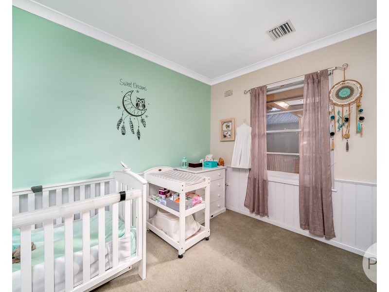 8 Dalton Street, Turvey Park NSW 2650