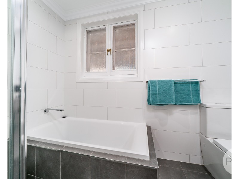 8 Dalton Street, Turvey Park NSW 2650