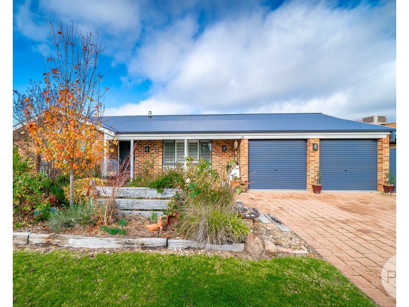 4 Magnolia Parade, Lake Albert NSW 2650