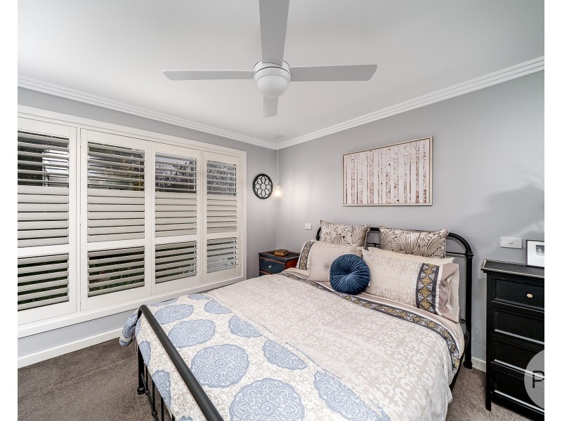4 Magnolia Parade, Lake Albert NSW 2650