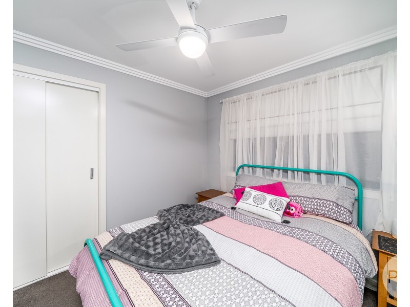 4 Magnolia Parade, Lake Albert NSW 2650