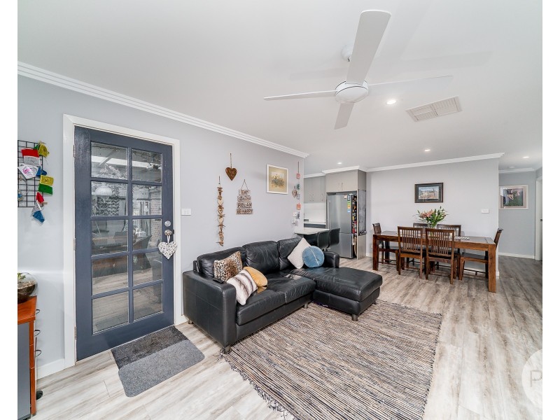 4 Magnolia Parade, Lake Albert NSW 2650