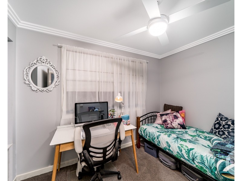 4 Magnolia Parade, Lake Albert NSW 2650